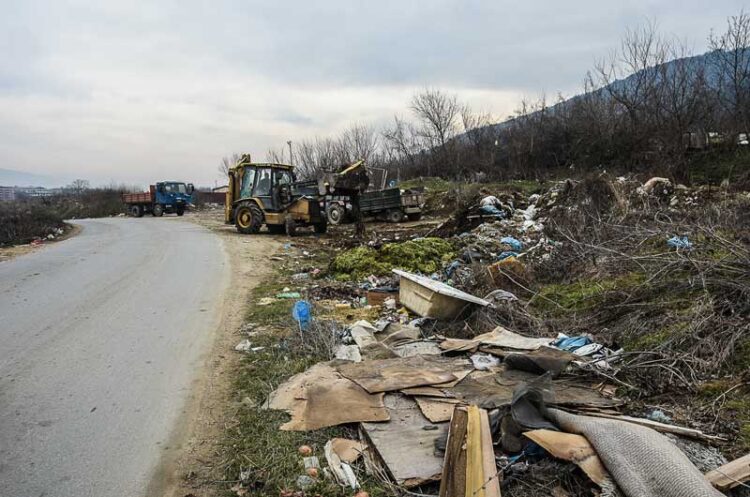 „Комуналец“ почнува со пролетната акција за чистење на дивите депонии и зелените површини