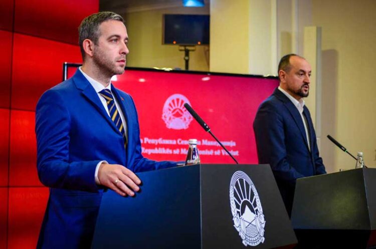 Владата донесе одлука со која граѓаните бесплатно ќе можат да ги заменат важечките возачки и сообраќајните дозволи