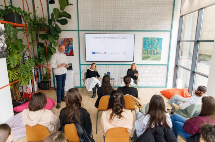 Средношколците од Струмица во „Еurope House“ дискутираа на тема органодонорство