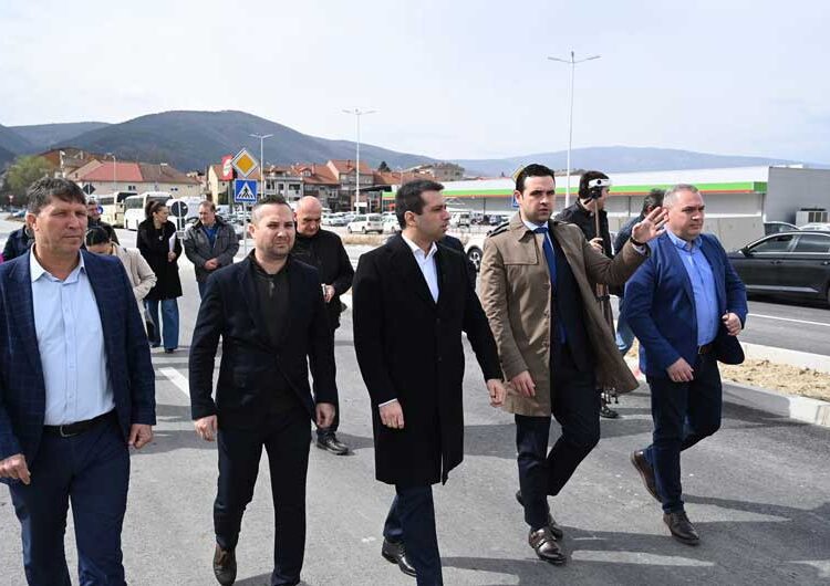 Министерот Бочварски е во Струмица, со градоначалникот Костадинов на увид на инфраструктурни проекти кои се реализираат