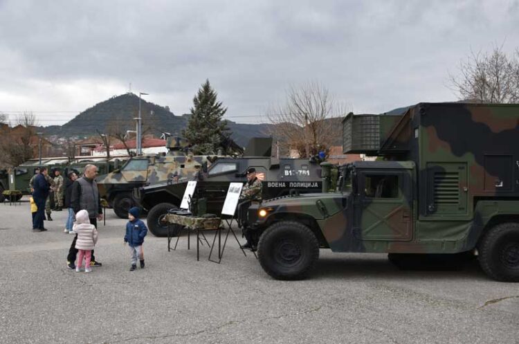 Во Струмица презентирана воената опрема на АРМ – повод 4 години членство во НАТО
