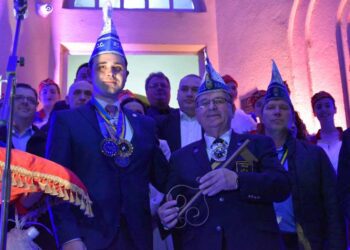 Почна карневалот во Струмица – Цицимов му го зеде клучот на градоначалникот, ќе владее без политика