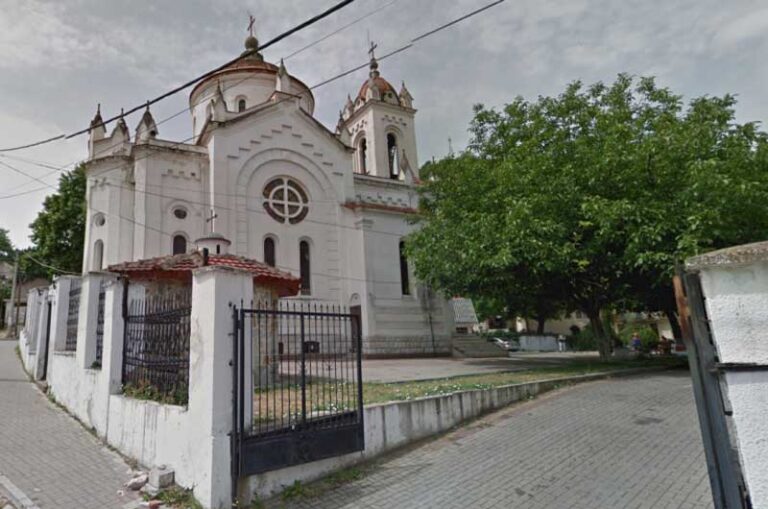 Влага и мувла ја грдат струмичката црква стара еден век – започната кампања за донации за реконструкција