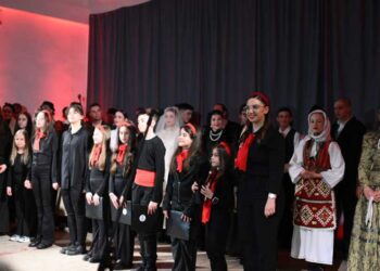 Младите пеачи и инструменталисти на „Стихири“ од Струмица и музичкото училиште „Илија Николовски Луј“ од Скопје ја воодушевија публиката на хуманитарниот концерт во Ново Село