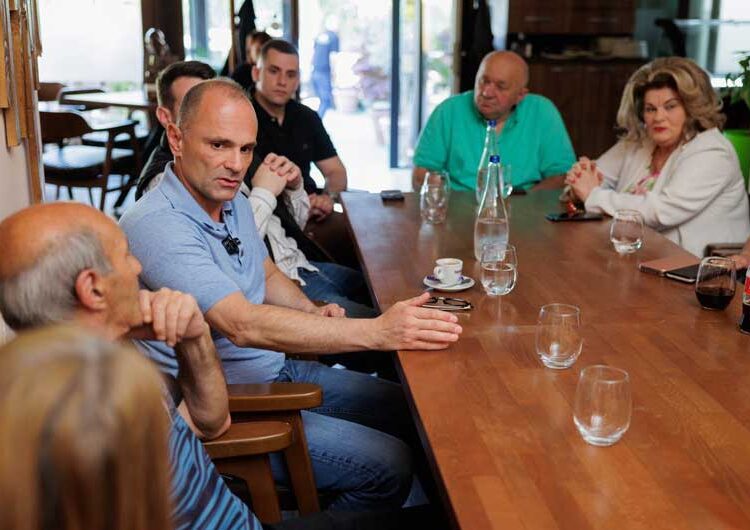 Венко Филипче од Кавадарци: Се среќавам со преку 200 луѓе дневно, лице в лице се гради довербата