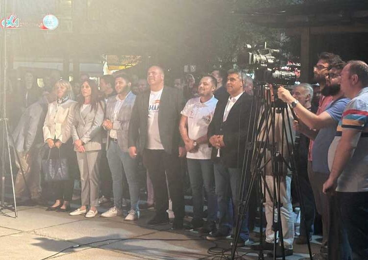 Движењето ЗНАМ – За наша Македонија со Максим Димитриевски синоќа меѓу прилепчани