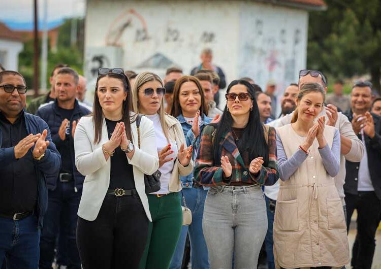 Стево Пендаровски имаше средби со жители на Ново Село, Босилово и Василево