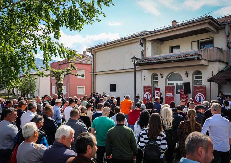 Стево Пендаровски имаше средби со жители на Ново Село, Босилово и Василево