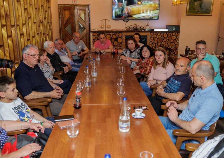 Венко Филипче од Кавадарци: Се среќавам со преку 200 луѓе дневно, лице в лице се гради довербата