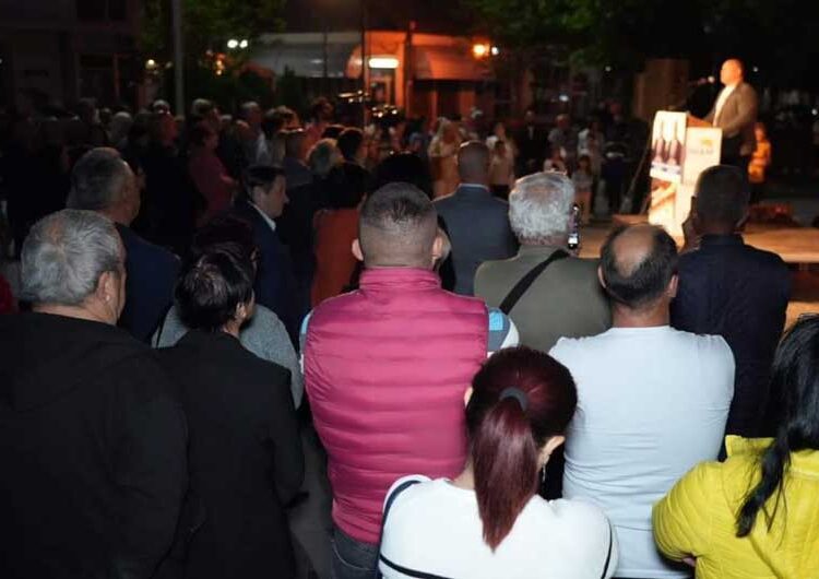 Движењето ЗНАМ – За наша Македонија со Максим Димитриевски синоќа меѓу прилепчани