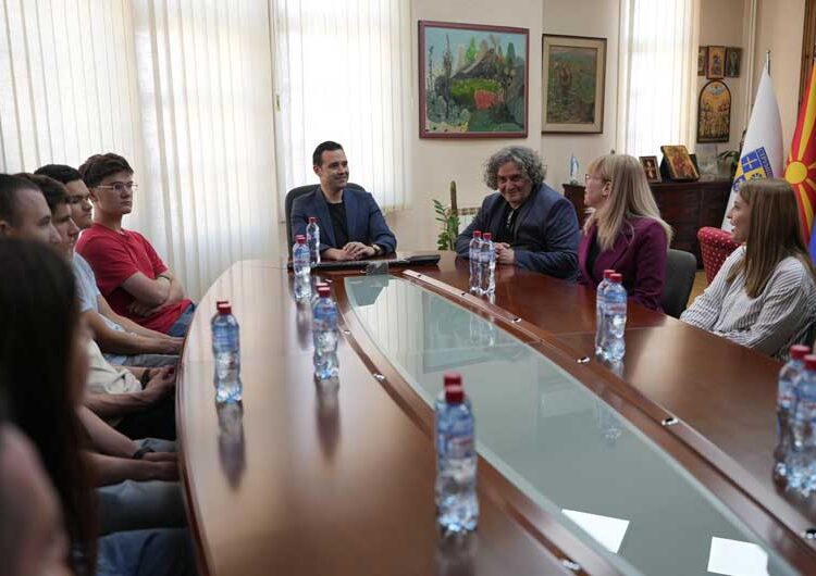 Средношколци од Франција се на практична работа преку учење во струмички компании