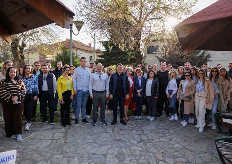 Д-р Филипче до младите во Прилеп: Борете се за тоа што заслужувате, никој нема да ви го даде на тацна