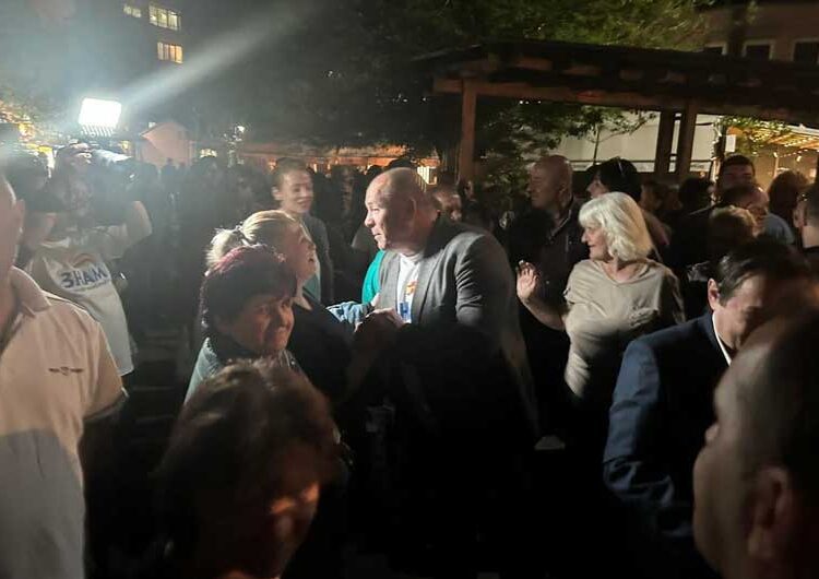 Движењето ЗНАМ – За наша Македонија со Максим Димитриевски синоќа меѓу прилепчани