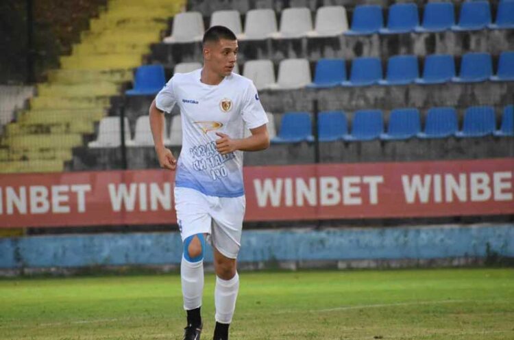 Нова надеж во македонскиот фудбал – струмичанецот Алекс Митров од Берн кој игра за „Беласица“