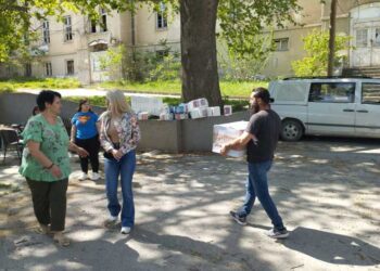 Голема хуманост на струмичани на првиот ден од хуманитарната акција на Здружението „Вера“