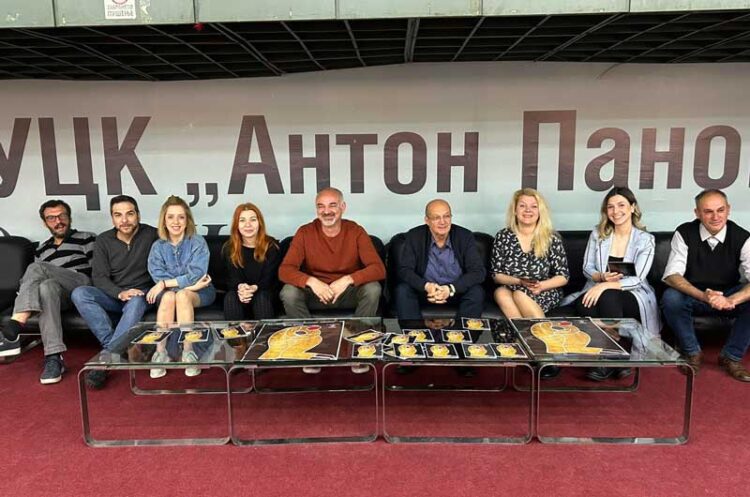 Струмичките актери ја најавија премиерата на претставата „Црна дупка“, а по повод големиот јубилеј – 75 години постоење на Струмичкиот театар