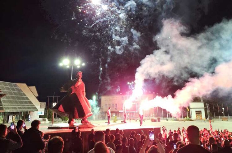 ВМРО-ДПМНЕ на плоштадот во Струмица ја слави победата на Гордана Силјановска Давкова