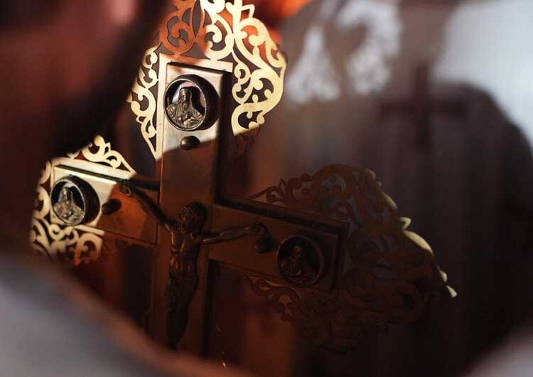 Веста за Христовото воскресение на полноќ во Струмица ја соопшти Епископот Јаков