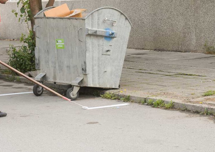 „Комуналец“ продолжува со активностите за чистење на поројот „Крушевска Република“