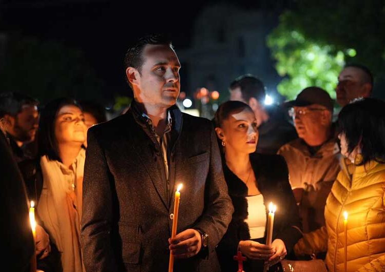 Веста за Христовото воскресение на полноќ во Струмица ја соопшти Епископот Јаков