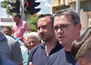 До понеделник црвените домати ќе се откупуваат по 30 денари, а розовите по 35 денари за килограм – Постигнат договор со трговците