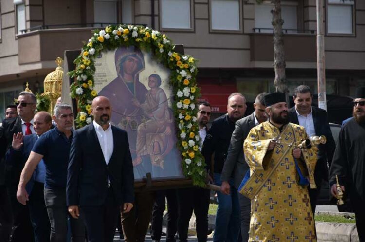Свештена Литија со иконата на Пресвета Богородица Брзопослушница на 11 мај низ улиците на Струмица