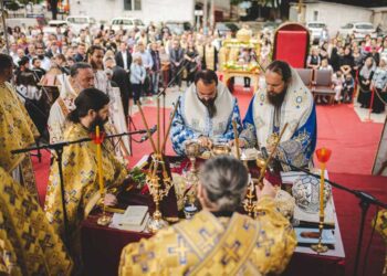 И годинава низ улиците на Струмица свечена Литија со иконата на Пресвета Богородица Брзопослушничка