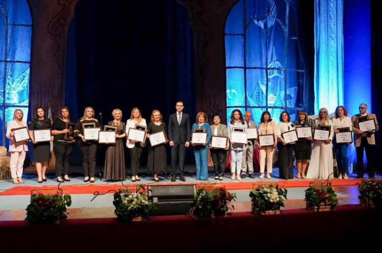 Во предвечерието на денот на браќата Кирил и Методиј, Општина Струмица додели 17 плакети и признанија на најдобрите просветни работници