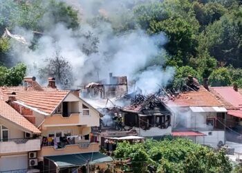 Пожар во куќа во горниот дел на Струмица – две лица хоспитализирани во болницата