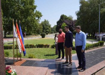 Пред споменикот „Македонија“ одбележан 68-от роденден на загинатиот претседател Борис Трајковски