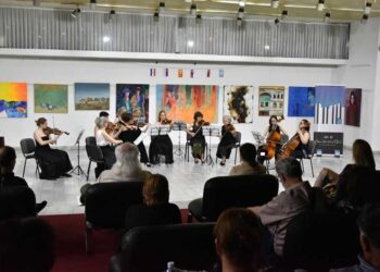 Долготрајни аплаузи за „Амаросо“ од Србија – струмичани уживаа во прекрасните звуци од гудачките инструменти на дамите