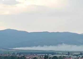 Здрава котлина: Депонијата „Шапкар“ трет ден гори