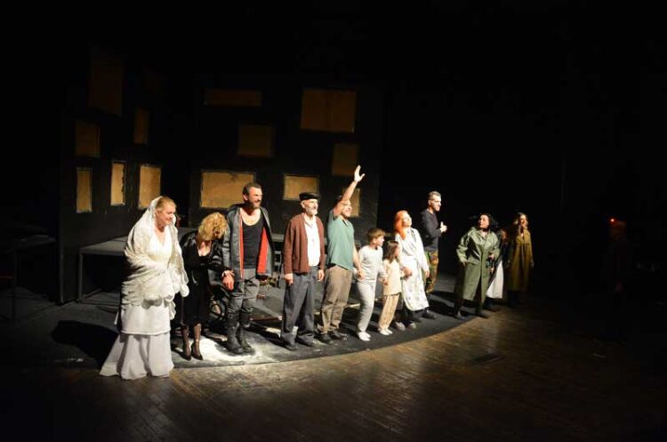 Струмичкиот театар со „Црна дупка“ најдобра претстава на МТФ „Војдан Чернодрински“, Васил Михаил – наградата за главна машка улога, Анкица Бенинова – награда за женска епизодна улога