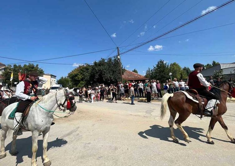 Радовската Коњаница по трет пат до славното Крушево – утрово го почнаа Илинденскиот марш