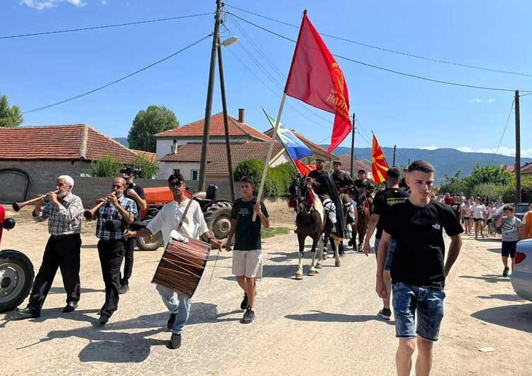 Радовската Коњаница по трет пат до славното Крушево – утрово го почнаа Илинденскиот марш