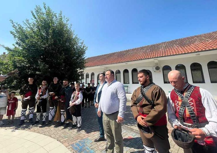 Радовската Коњаница по трет пат до славното Крушево – утрово го почнаа Илинденскиот марш