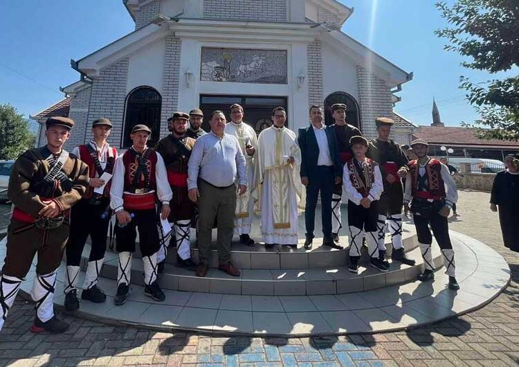 Радовската Коњаница по трет пат до славното Крушево – утрово го почнаа Илинденскиот марш