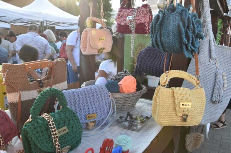 Прво издание на „БАЗАР ФЕСТ Босилово 2024“ – Над 20 излагачи промовираа голем број рачни творби и традиционална храна