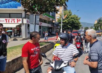 Полициски службеници спроведуваат превентивна активност под мотото „Носи кацига – вози безбедно“