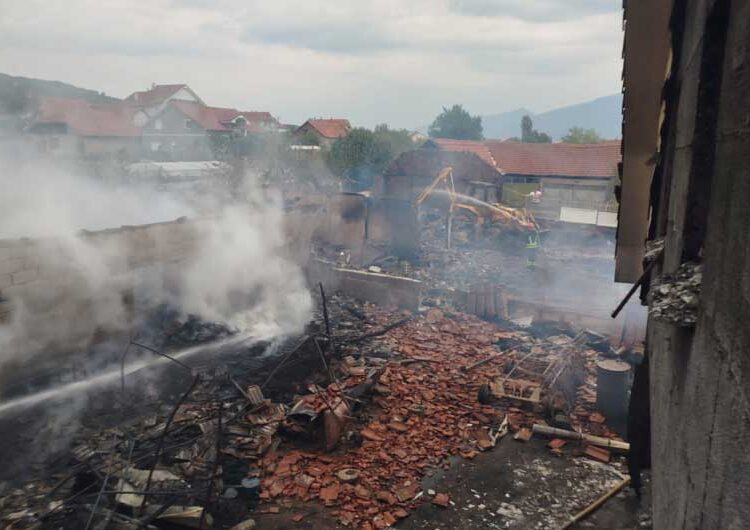 Пожарот во Ново Село е целосно ликвидиран, екипа од пожарникари вечерва останува на местото