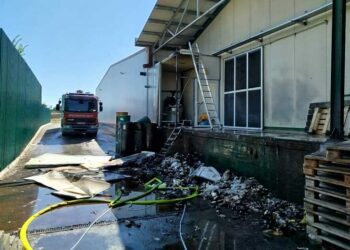 Пожар во Колешино – опожарена помошна просторија во производствен погон