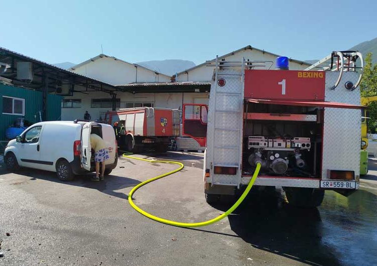 Пожар во Колешино – опожарена помошна просторија во производствен погон