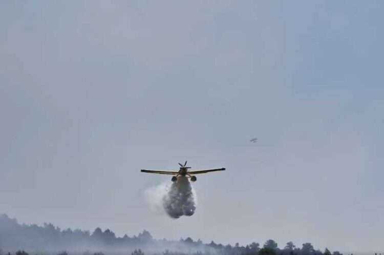 Пожарот на планината Огражден од синоќа се проширил кон местото Рајаново