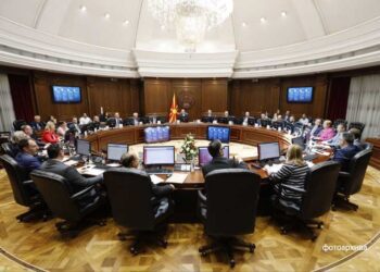 Владата донесе одлука за кризна состојба поради пожарите низ цела држава