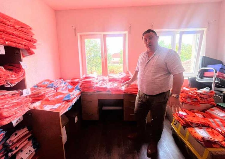 Нашинците од Швајцарија обезбедија специјална работна облека за вработените во ЈКП „Огражден“ Босилово