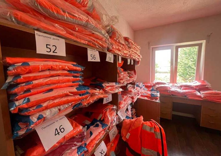 Нашинците од Швајцарија обезбедија специјална работна облека за вработените во ЈКП „Огражден“ Босилово