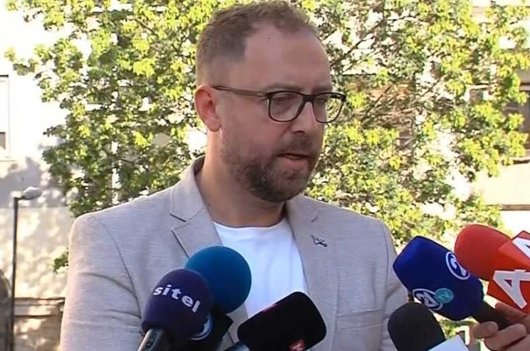 Министерот Љутков најави дека за една година ќе се пресече лента на старо-новиот театар во Струмица