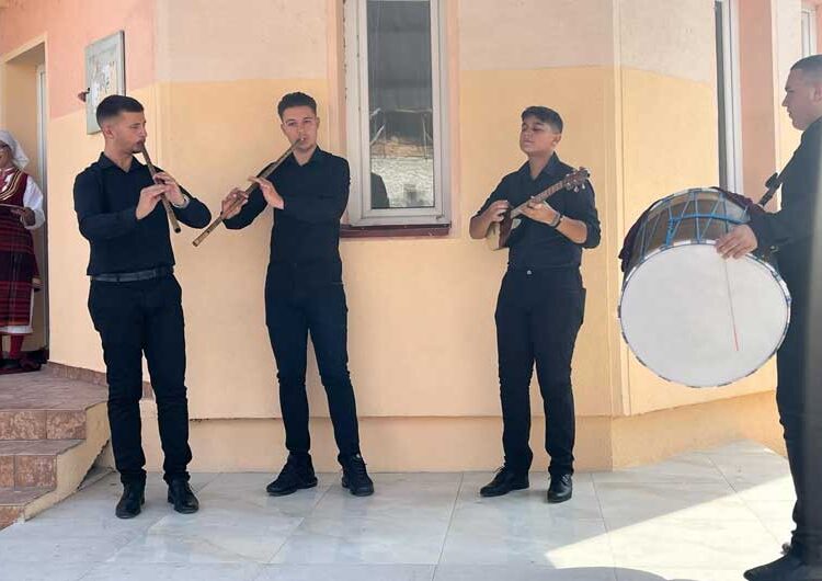 Во Штука отворена Школа за изучување на традиционални македонски музички инструменти