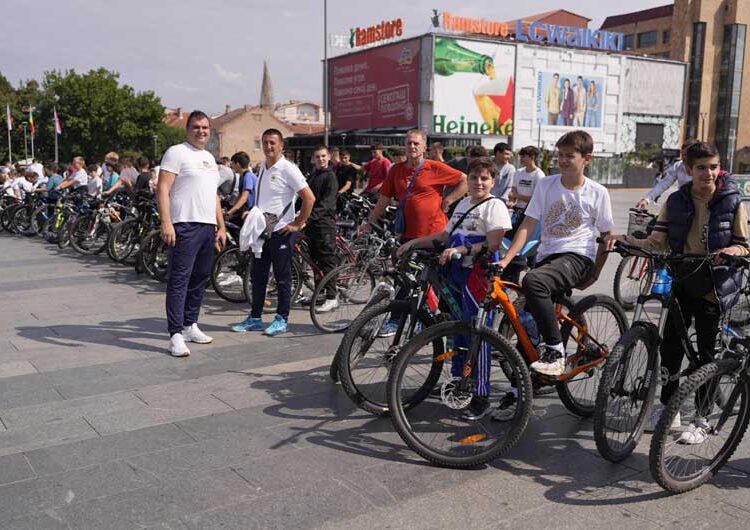 Во Струмица одбележана Европската недела на мобилност – градоначалникот Костадинов најави дополнителни 5.4 километри нови велосипедски патеки