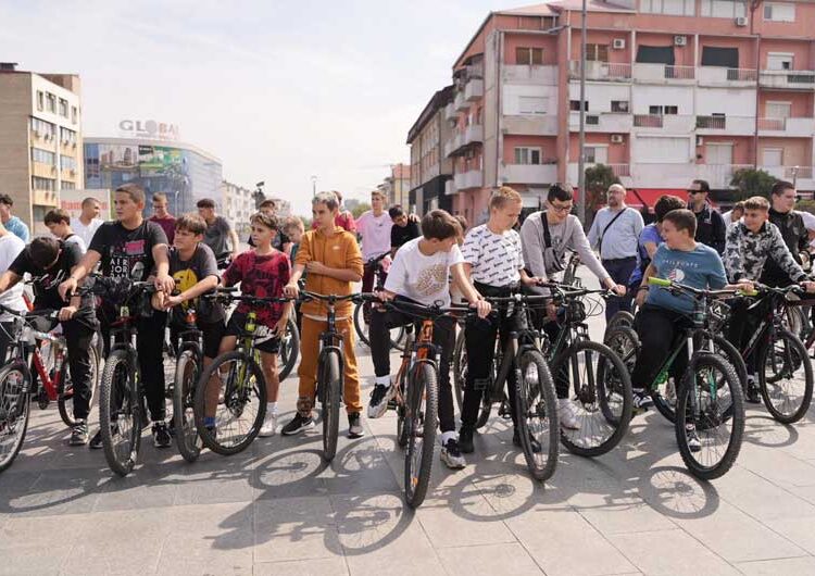 Во Струмица одбележана Европската недела на мобилност – градоначалникот Костадинов најави дополнителни 5.4 километри нови велосипедски патеки